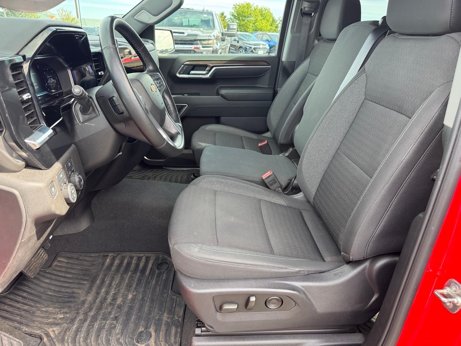 2025 Chevrolet Silverado 1500 LT (2FL)