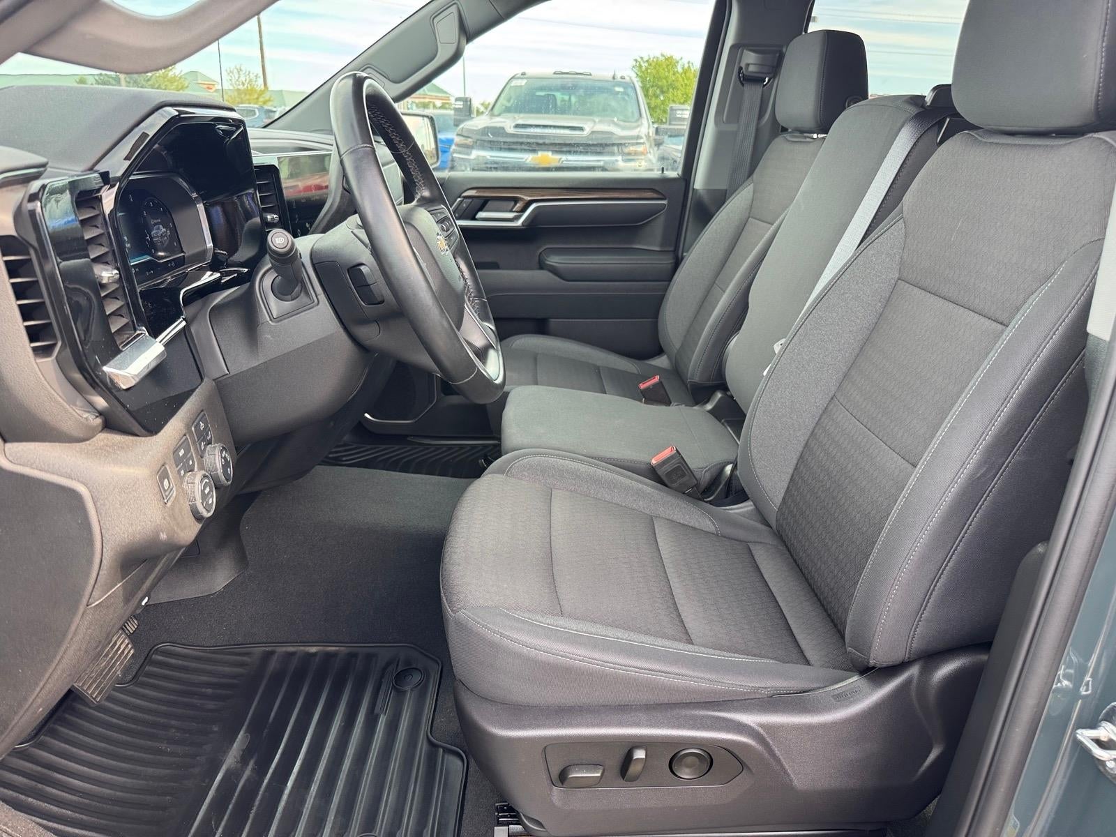 2025 Chevrolet Silverado 1500 LT (2FL)