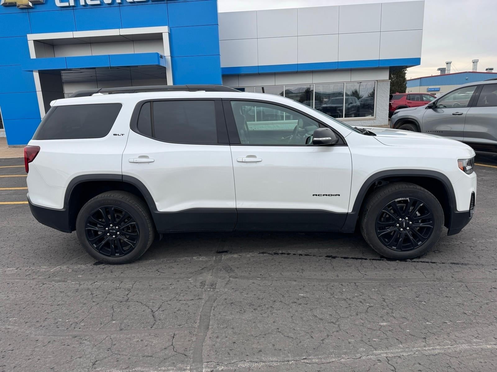 2023 GMC Acadia SLT