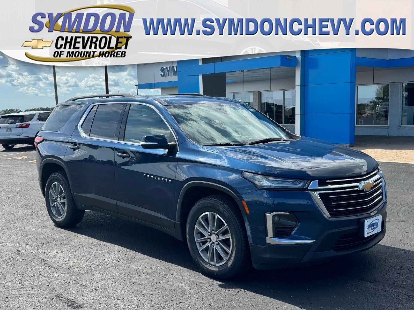 2023 Chevrolet Traverse LT Cloth