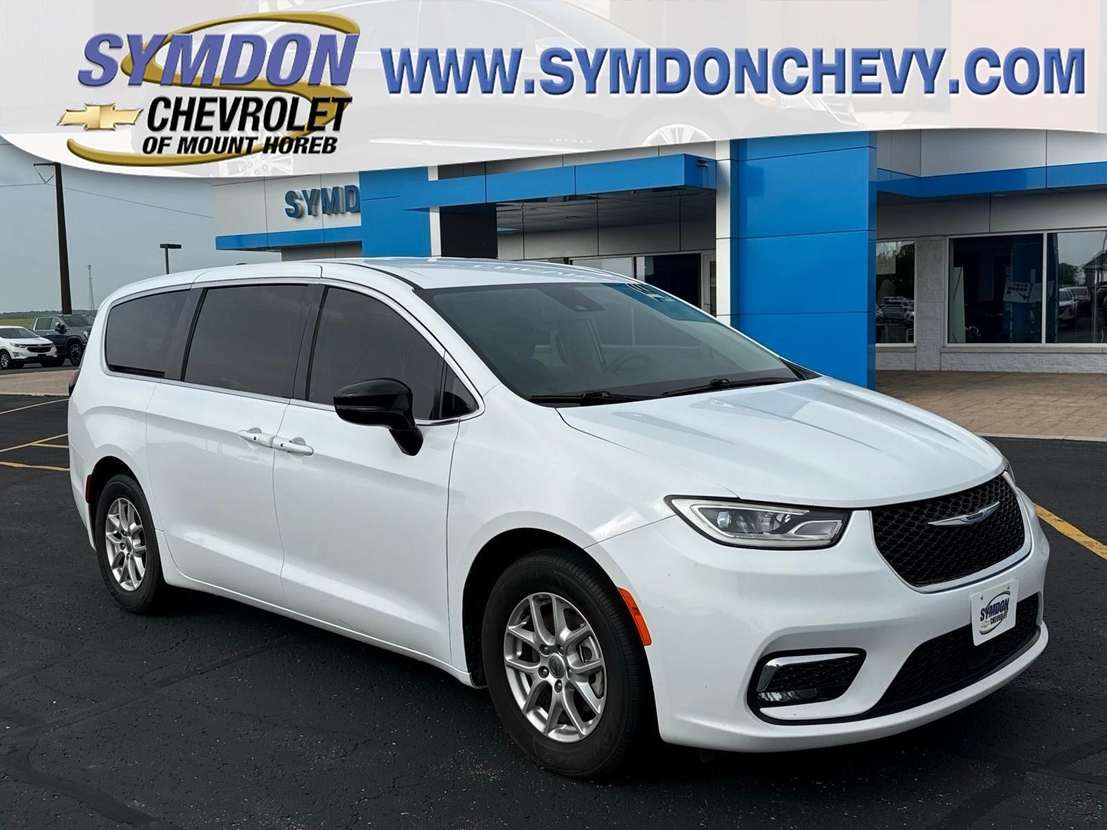 2024 Chrysler Pacifica Touring L