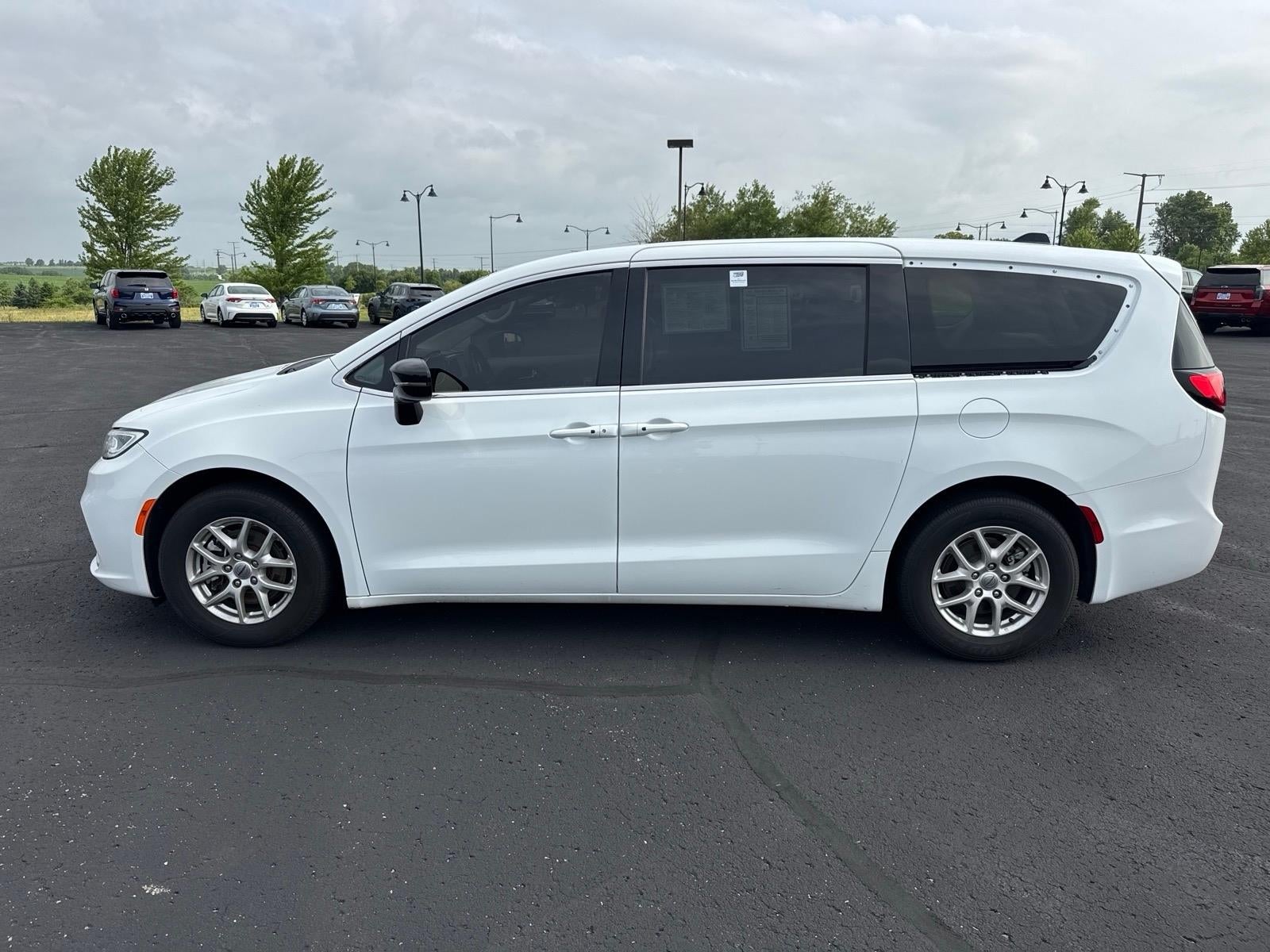 2024 Chrysler Pacifica Touring L