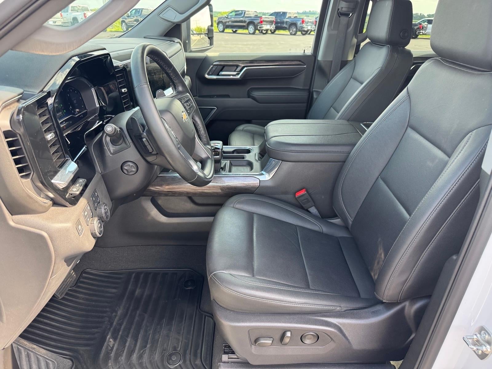 2025 Chevrolet Silverado 1500 LTZ